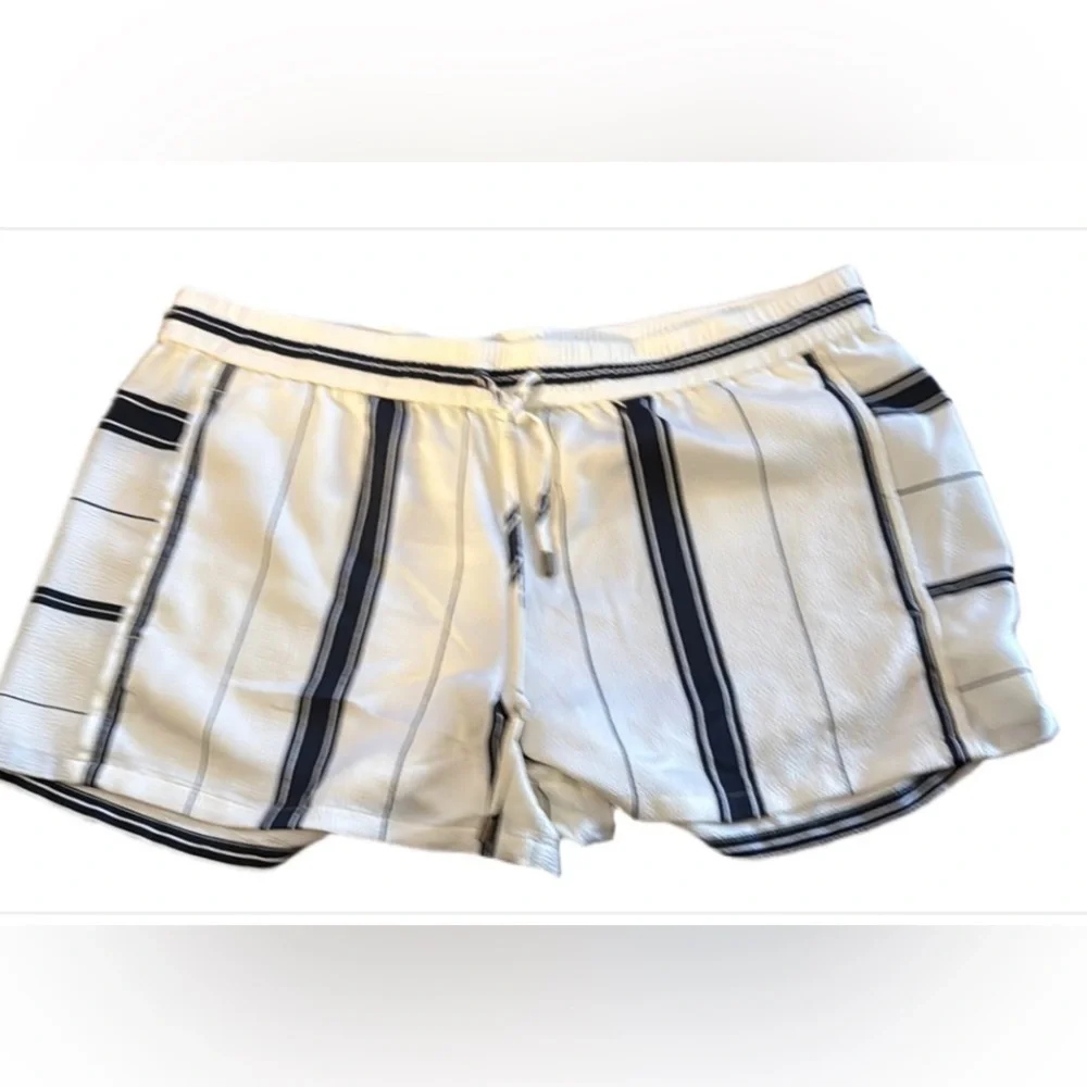EUC Lou and Grey Striped Women's Shorts Size Medium